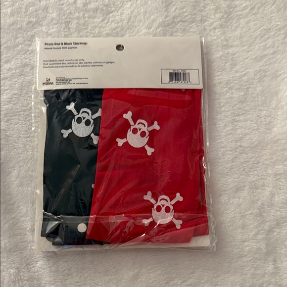 Pirate Red & Black Skull Stockings – One Size – New in Package - Picture 3 of 3